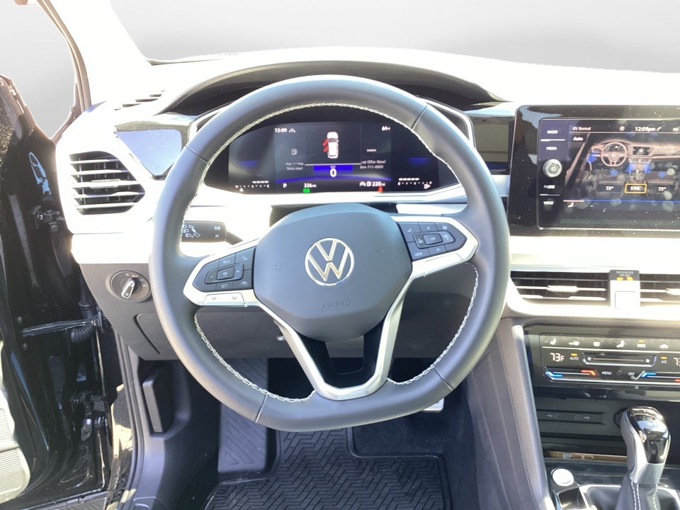 2026 Volkswagen Taos SE