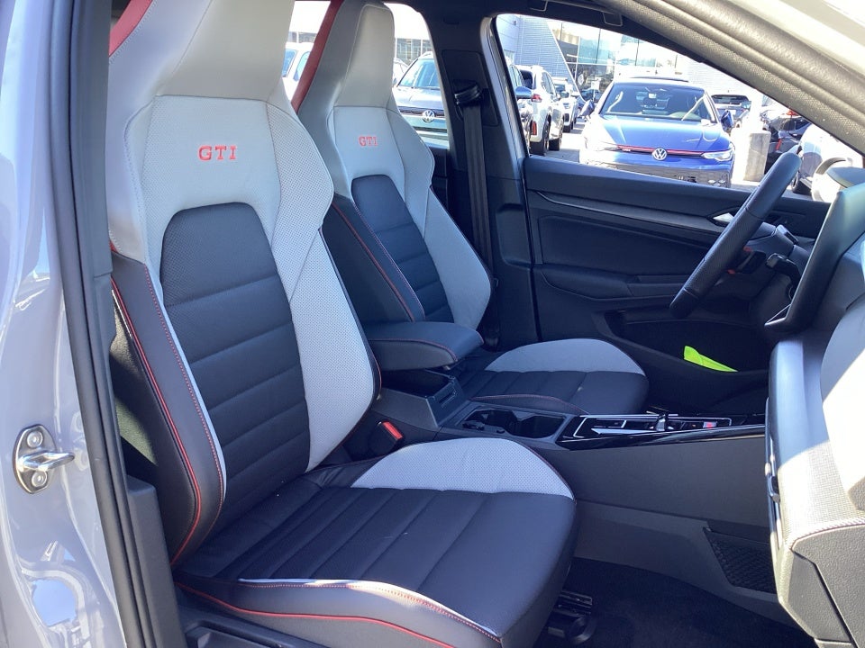 2026 Volkswagen Golf GTI SE