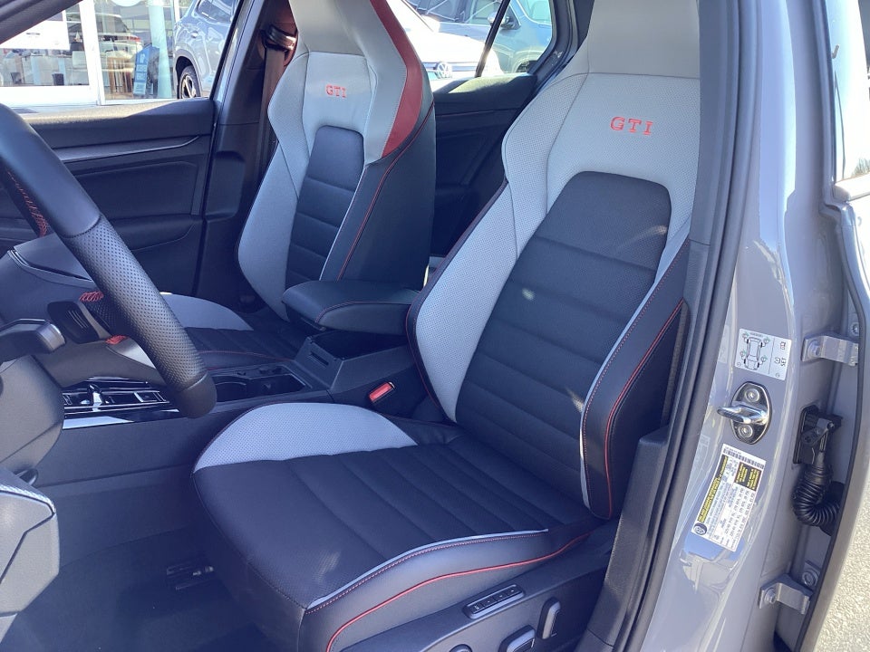 2026 Volkswagen Golf GTI SE