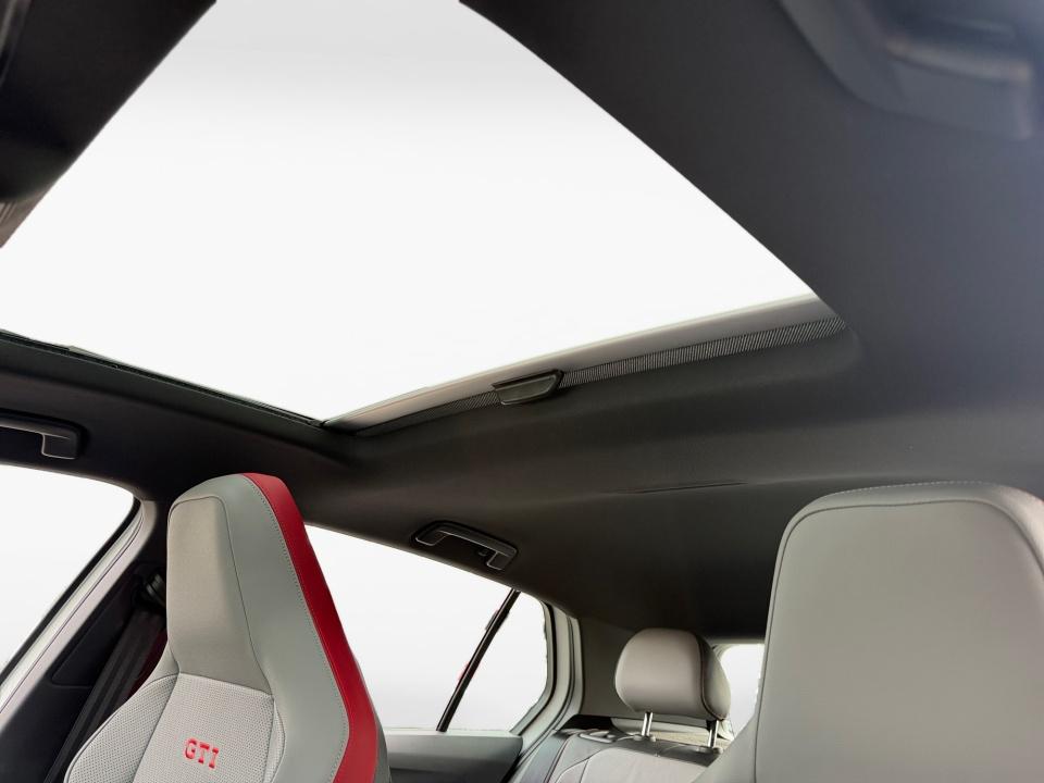 2026 Volkswagen Golf GTI SE