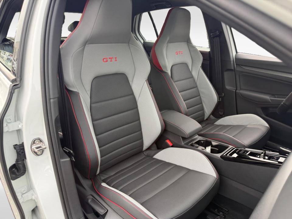 2026 Volkswagen Golf GTI SE