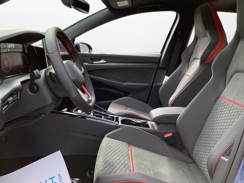 2025 Volkswagen Golf GTI 2.0T SE