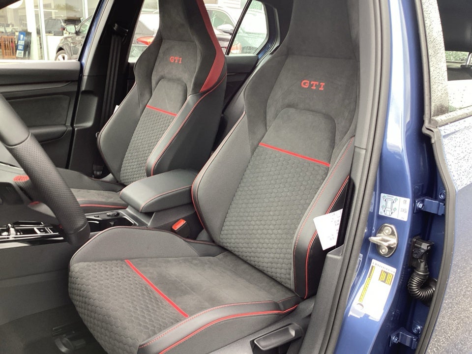 2026 Volkswagen Golf GTI SE