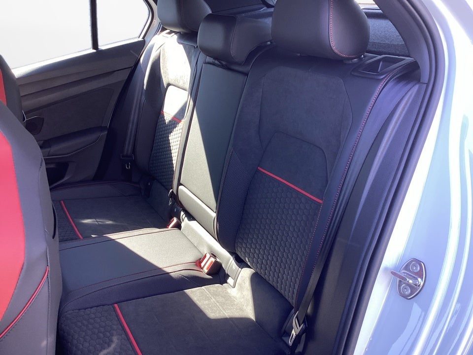 2026 Volkswagen Golf GTI SE