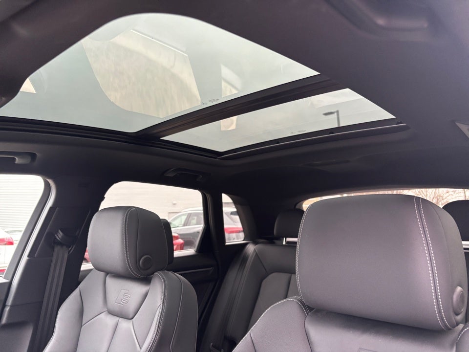 2020 Audi Q3 Premium Plus 45 TFSI S line quattro Tiptronic