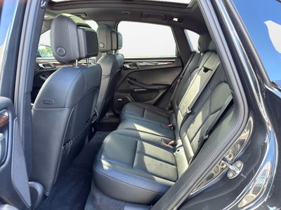 2022 Porsche Macan AWD