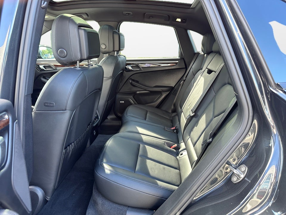 2022 Porsche Macan AWD