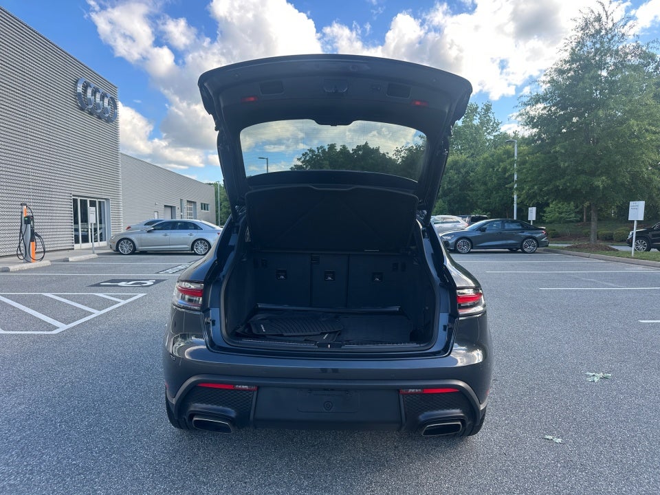 2022 Porsche Macan AWD