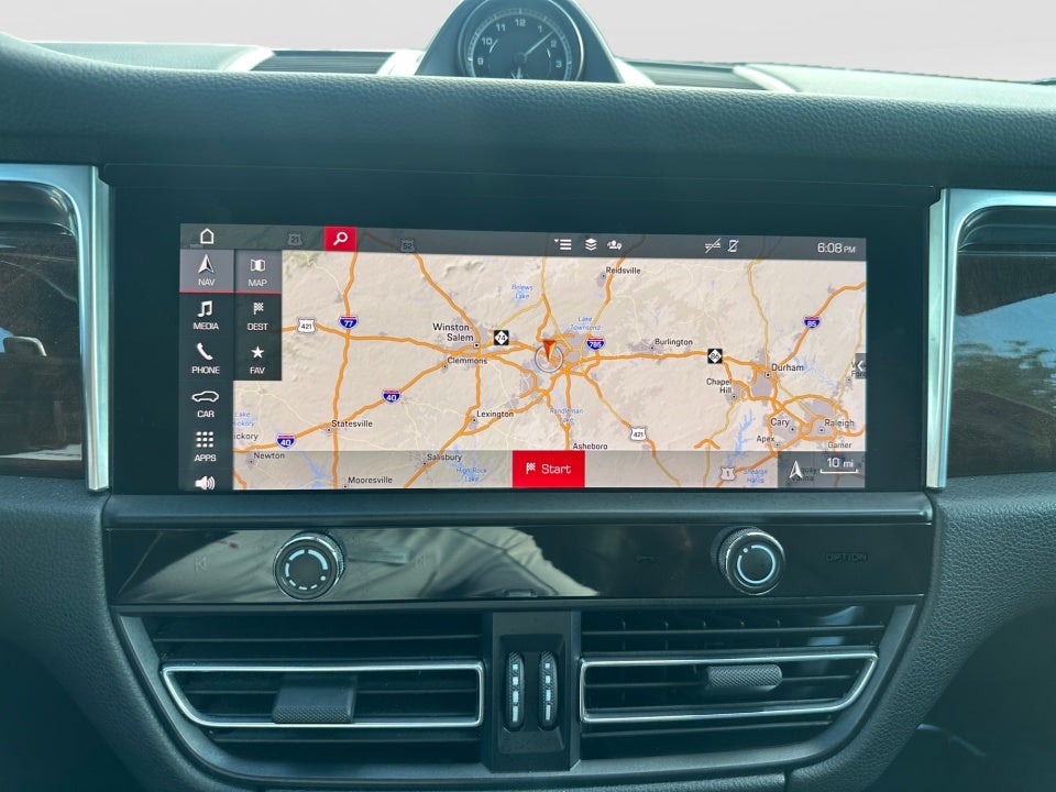 2022 Porsche Macan AWD