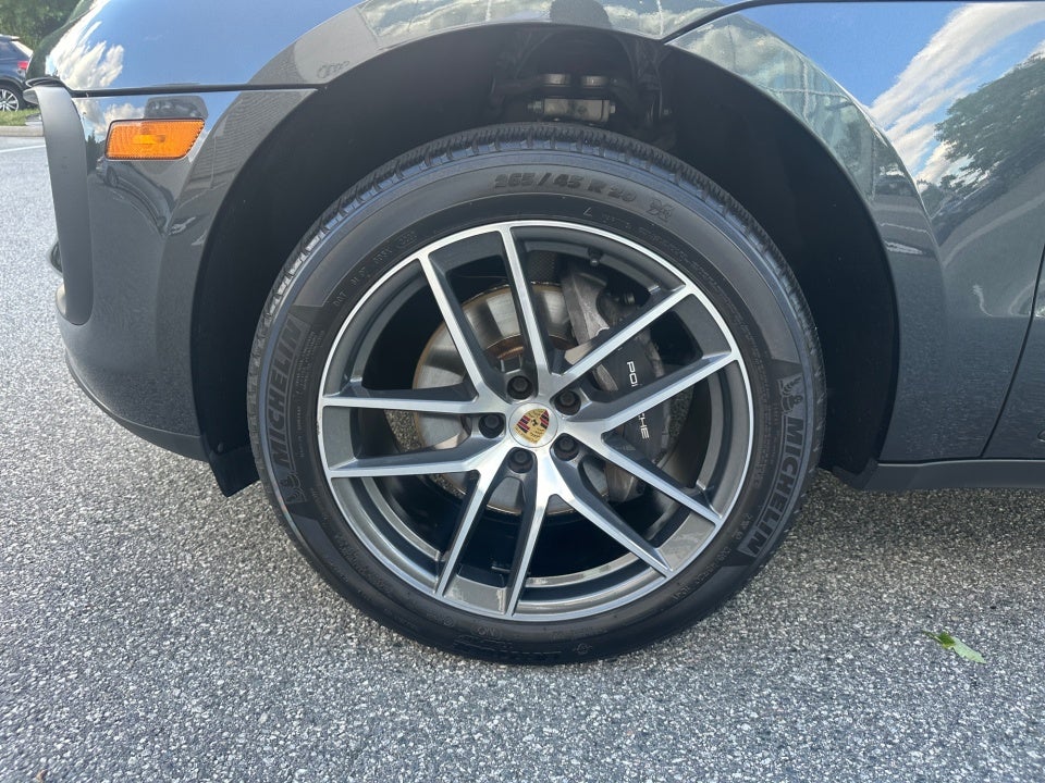 2022 Porsche Macan AWD