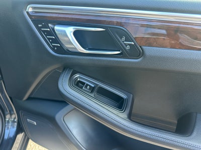 2022 Porsche Macan AWD