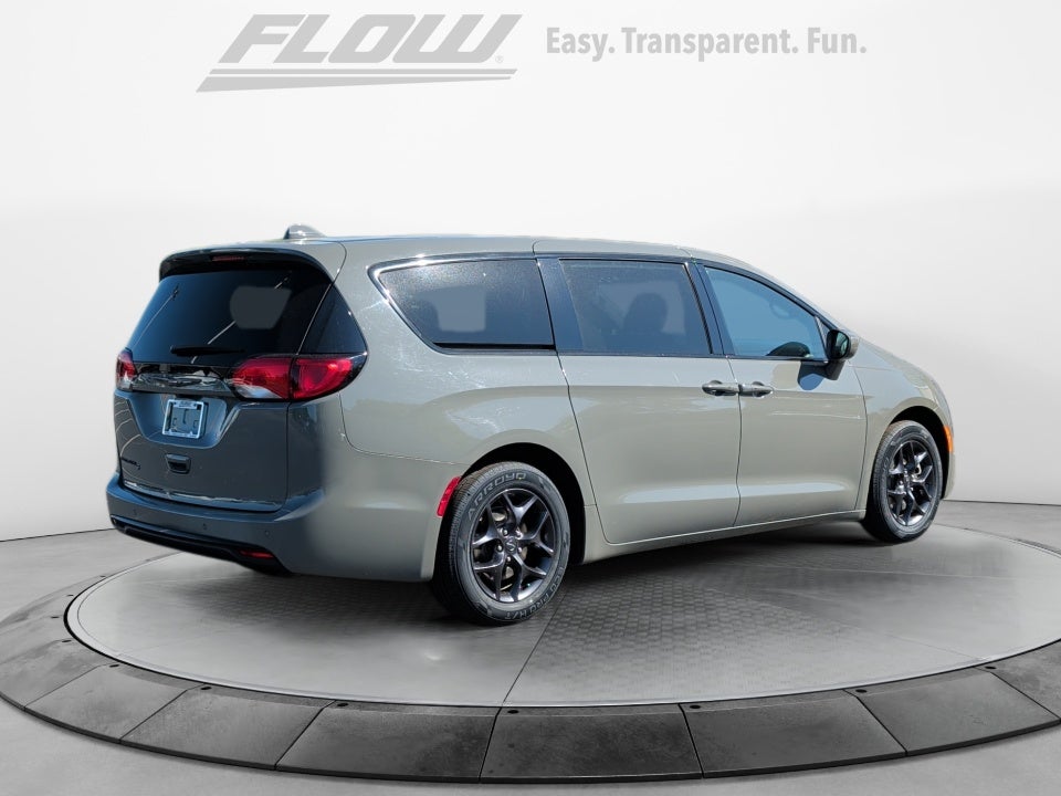 2020 Chrysler Pacifica Touring