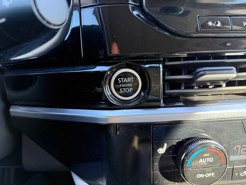 2022 Nissan Pathfinder SL 2WD