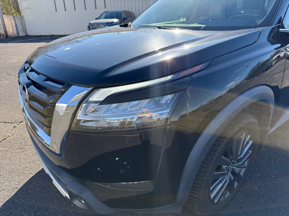 2022 Nissan Pathfinder SL 2WD