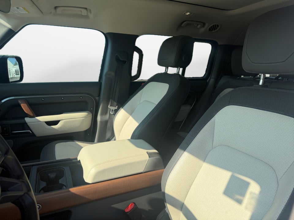 2024 Land Rover Defender X-Dynamic SE