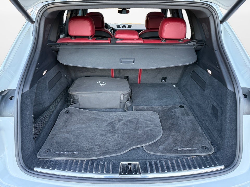 2019 Porsche Cayenne E-Hybrid E-Hybrid