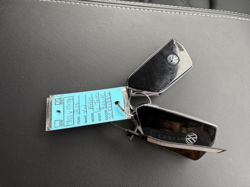 2025 Volkswagen Atlas 2.0T SE w/Technology