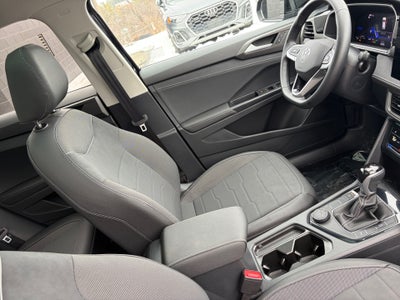 2025 Volkswagen Taos 1.5T SE Black