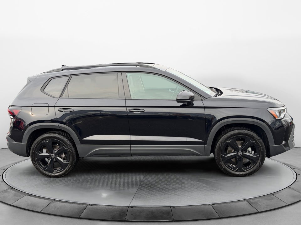 2025 Volkswagen Taos 1.5T SE Black