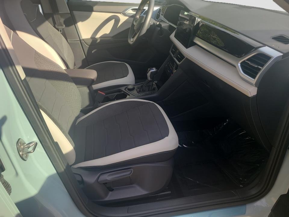 2025 Volkswagen Taos SE