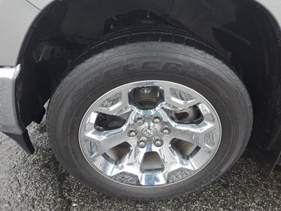 2020 RAM 1500 Big Horn Crew Cab 4x4 5'7" Box