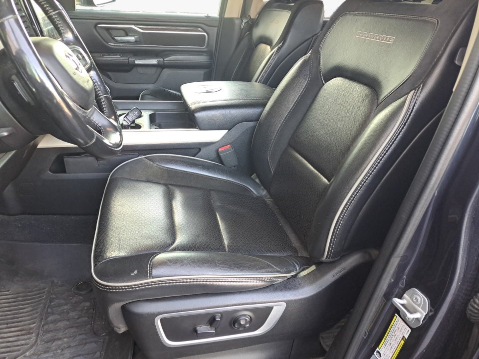 2020 RAM 1500 Laramie Crew Cab 4x4 5'7" Box