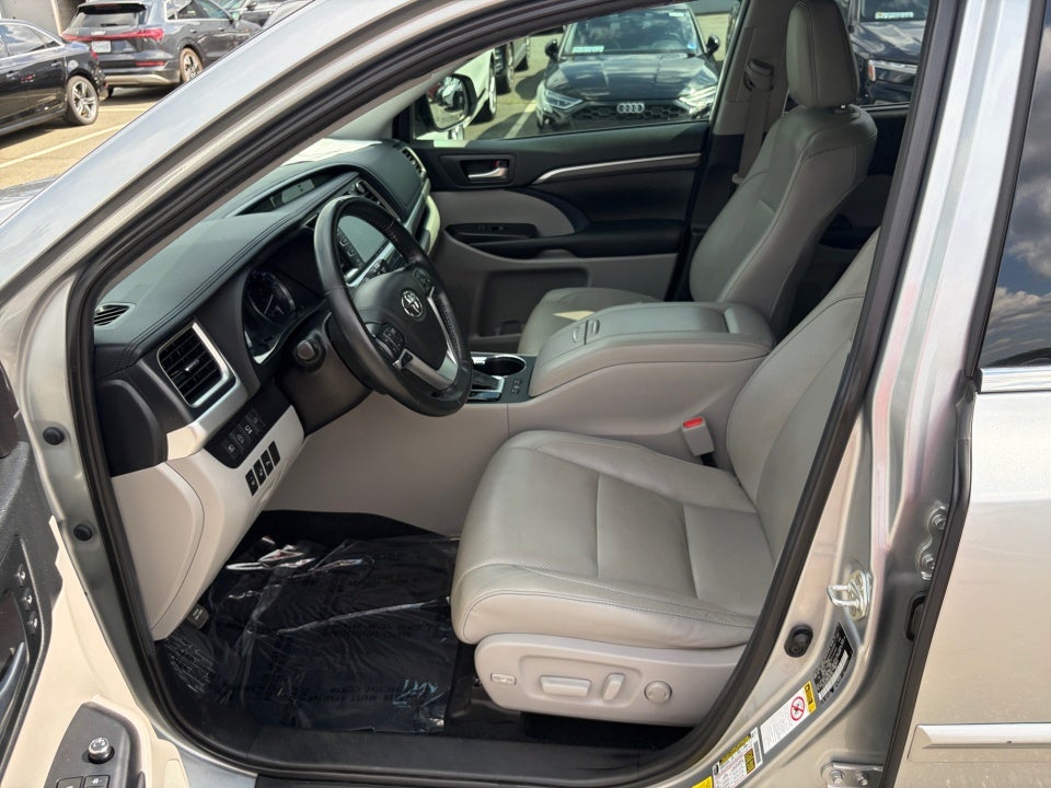 2019 Toyota Highlander Limited Platinum