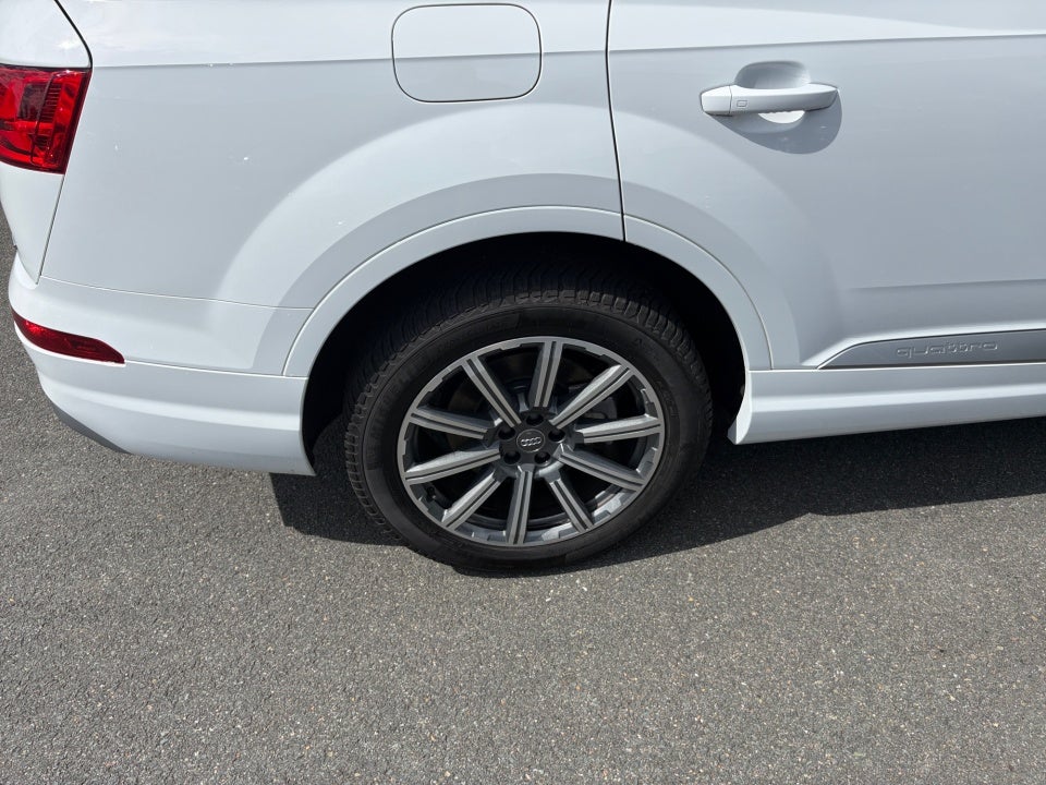 2019 Audi Q7 Premium Plus