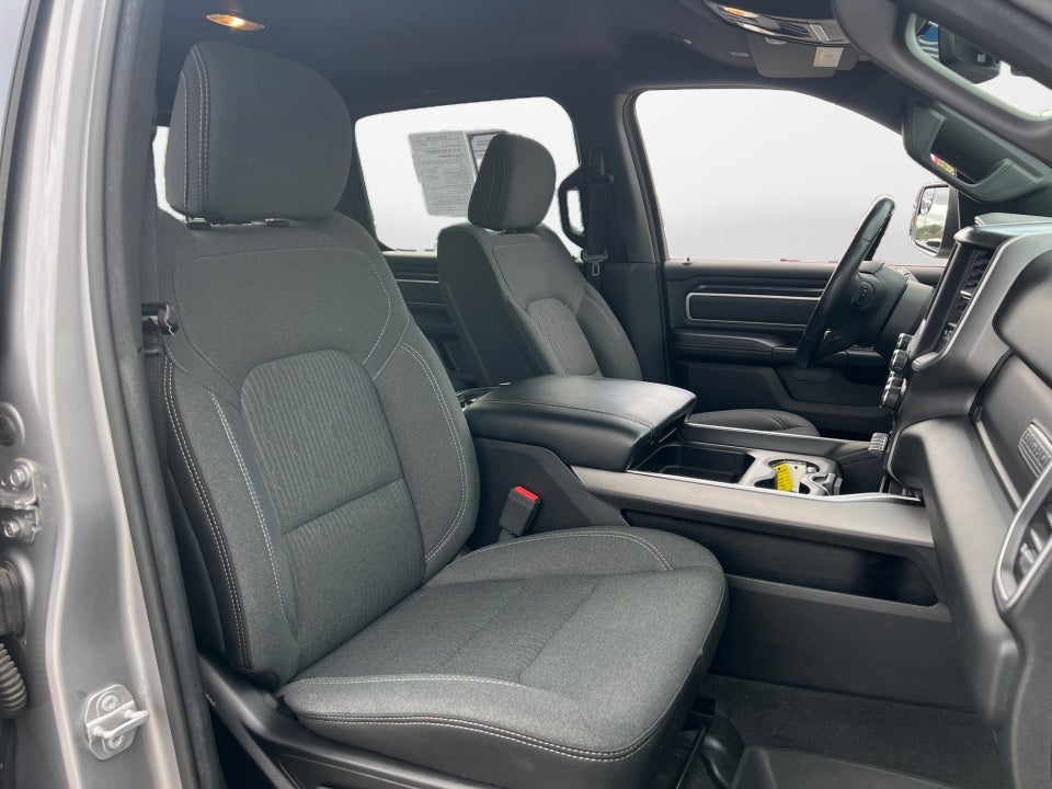 2021 RAM 1500 Big Horn Crew Cab 4x4 5'7" Box